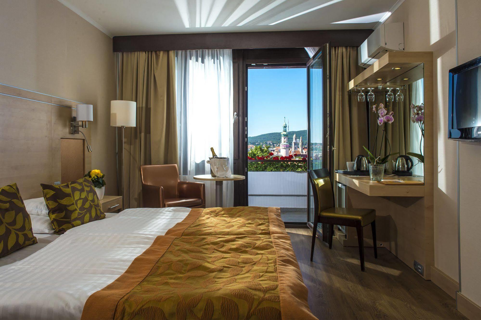 Hotel Σόπρον Εξωτερικό φωτογραφία